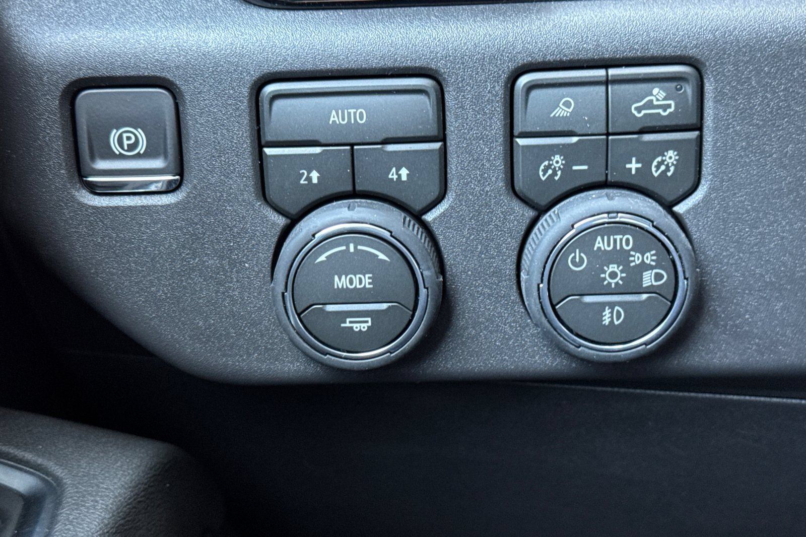 New 2026 Chevrolet Silverado 1500 LTZ w/ Technology Package AWD/4WD image 26