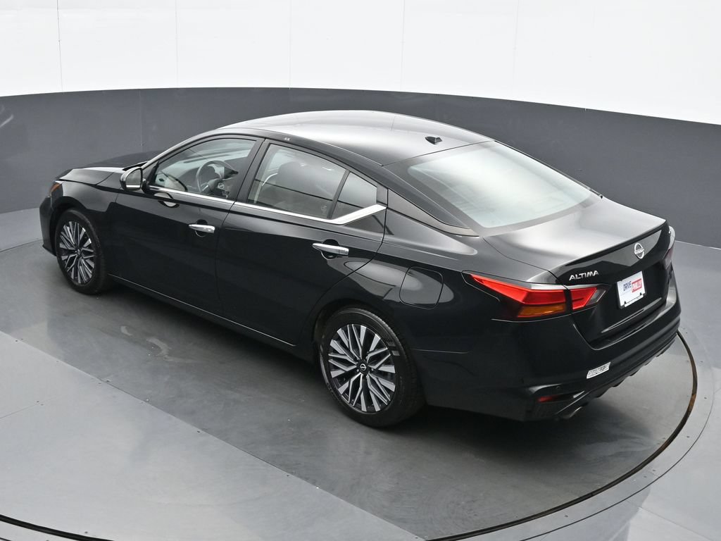 Used 2024 Nissan Altima 2.5 SV w/ SV Premium Package FWD image 19