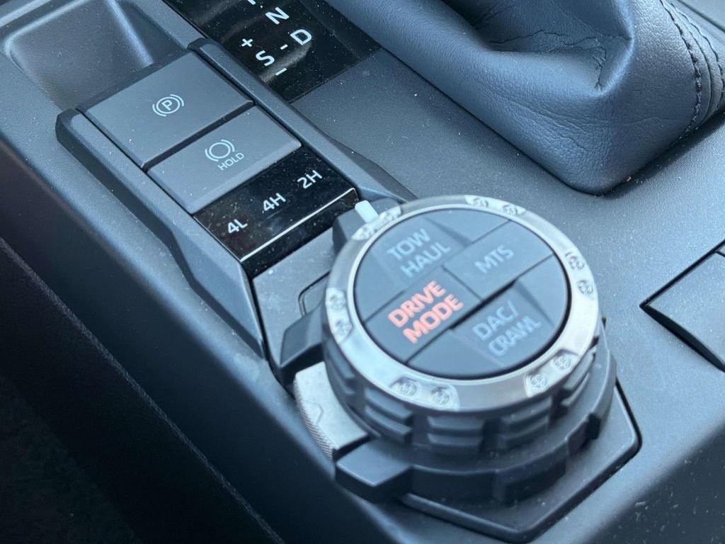 Certified 2025 Toyota 4Runner TRD Off-Road image 18