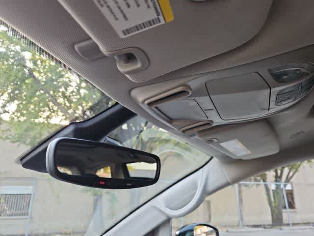 Used 2024 Chrysler Pacifica Limited FWD image 28