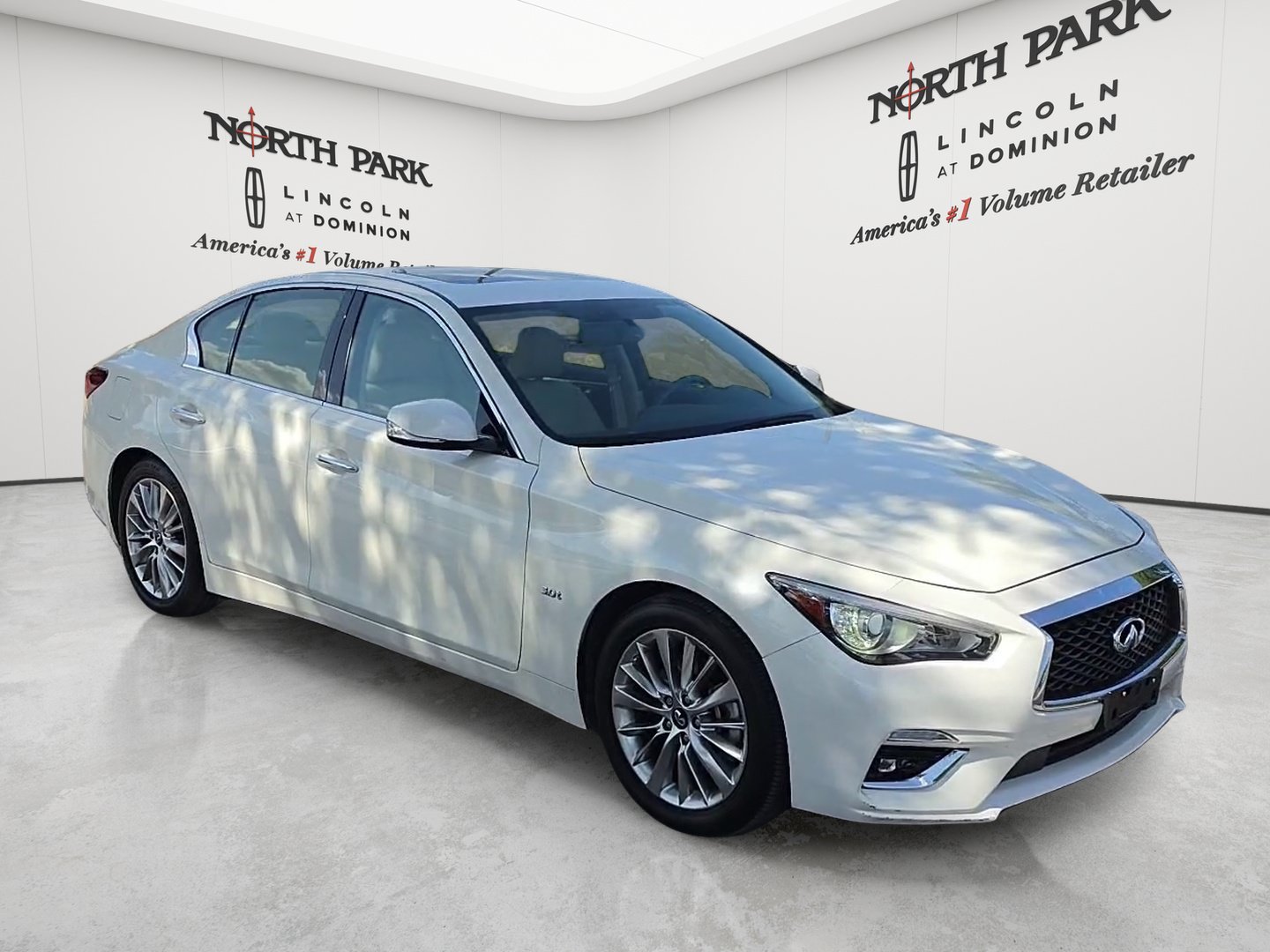 Used 2019 INFINITI Q50 Luxe w/ Essential Package (3.0T Luxe) RWD image 7