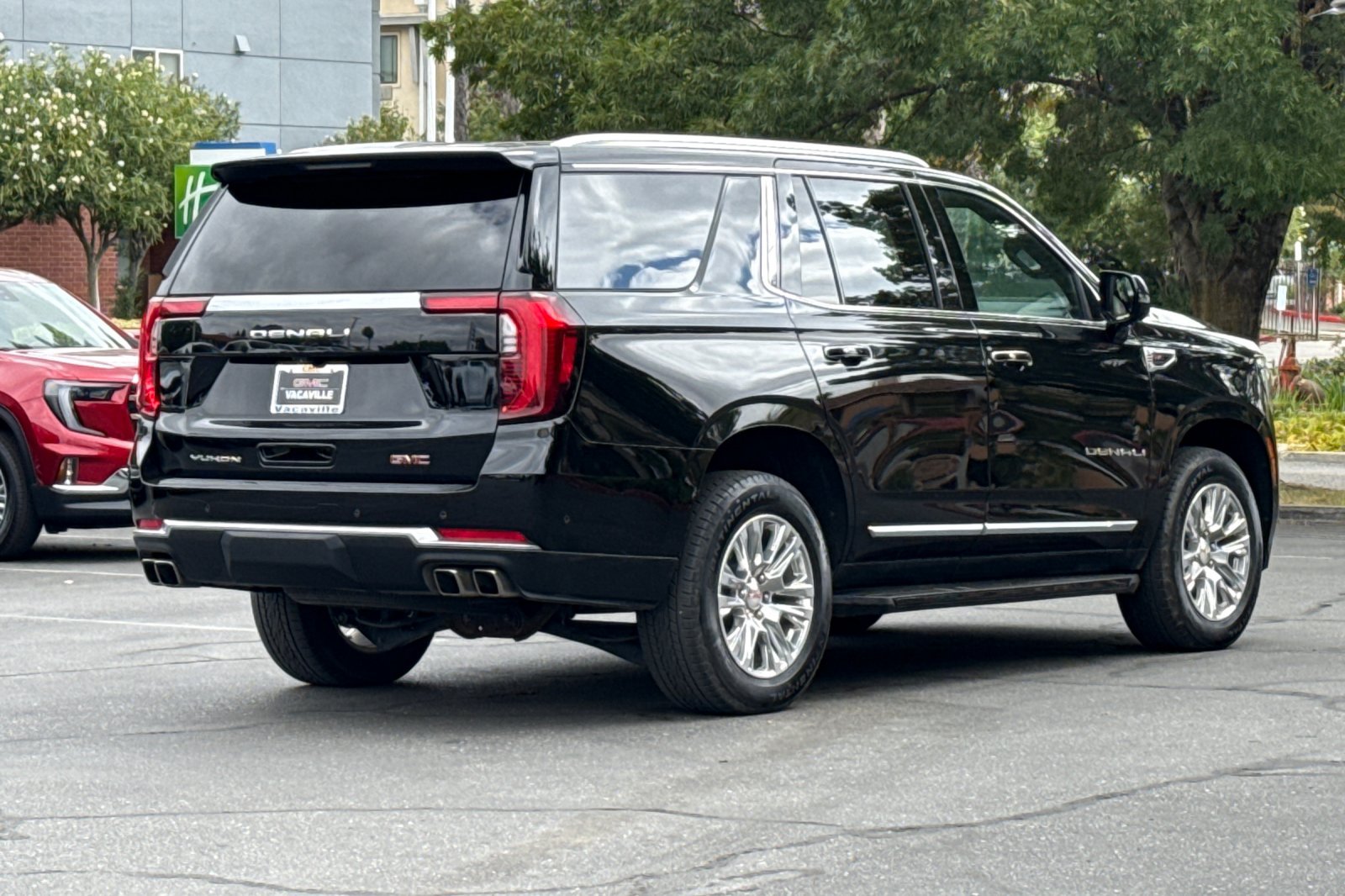 Used 2025 GMC Yukon Denali AWD/4WD image 5