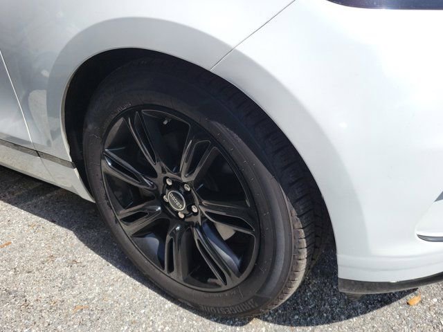Used 2018 Land Rover Range Rover Velar S AWD/4WD image 10