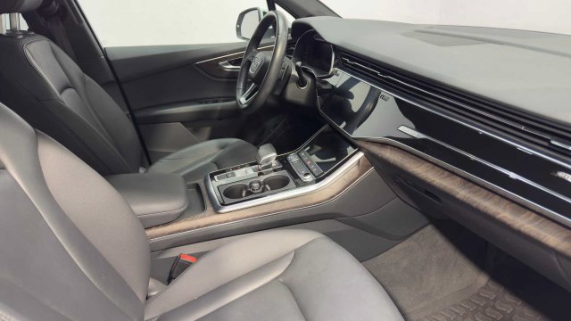 Used 2020 Audi Q7 2.0T Premium Plus AWD/4WD image 11