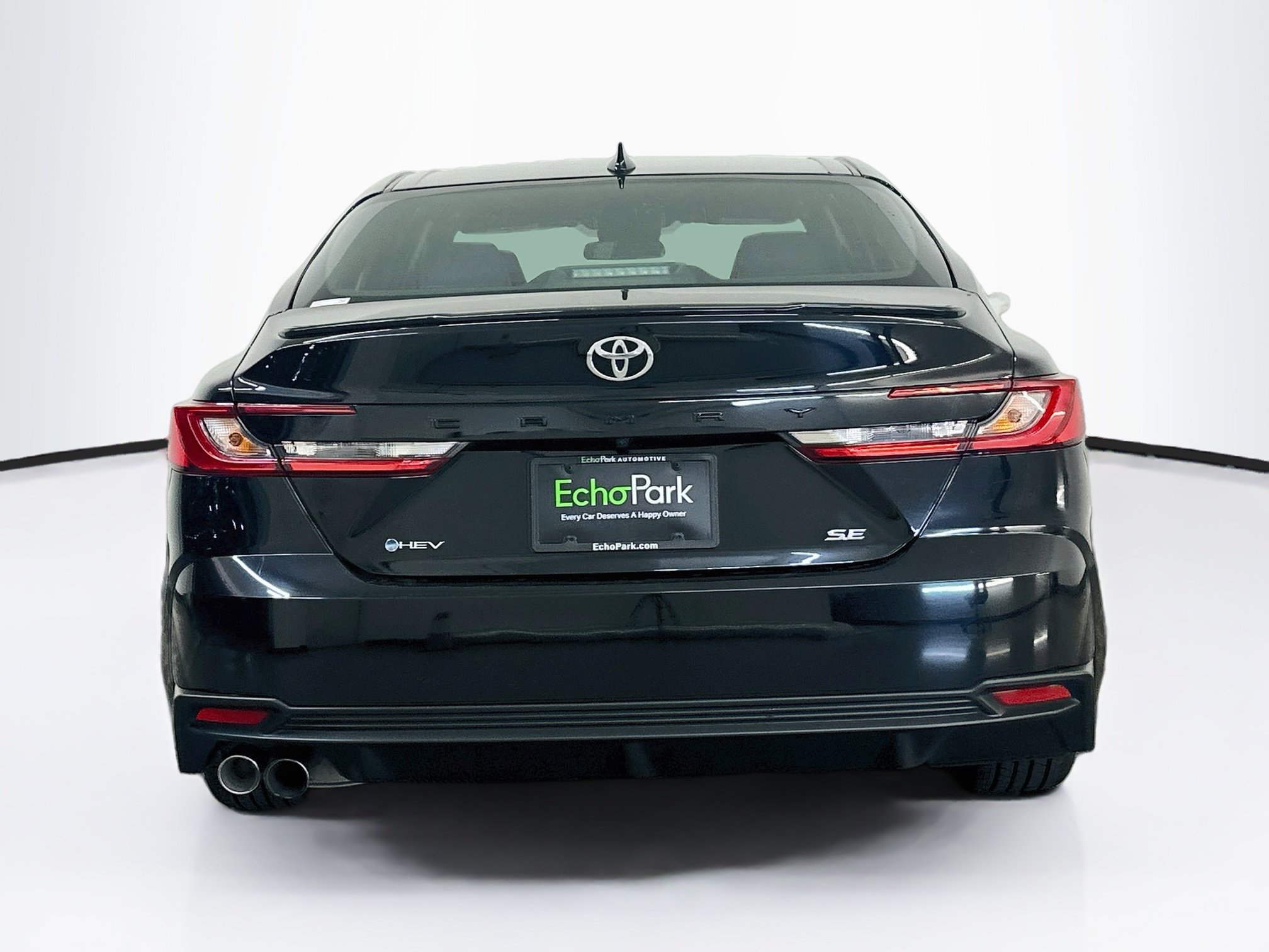 Used 2025 Toyota Camry SE FWD image 7
