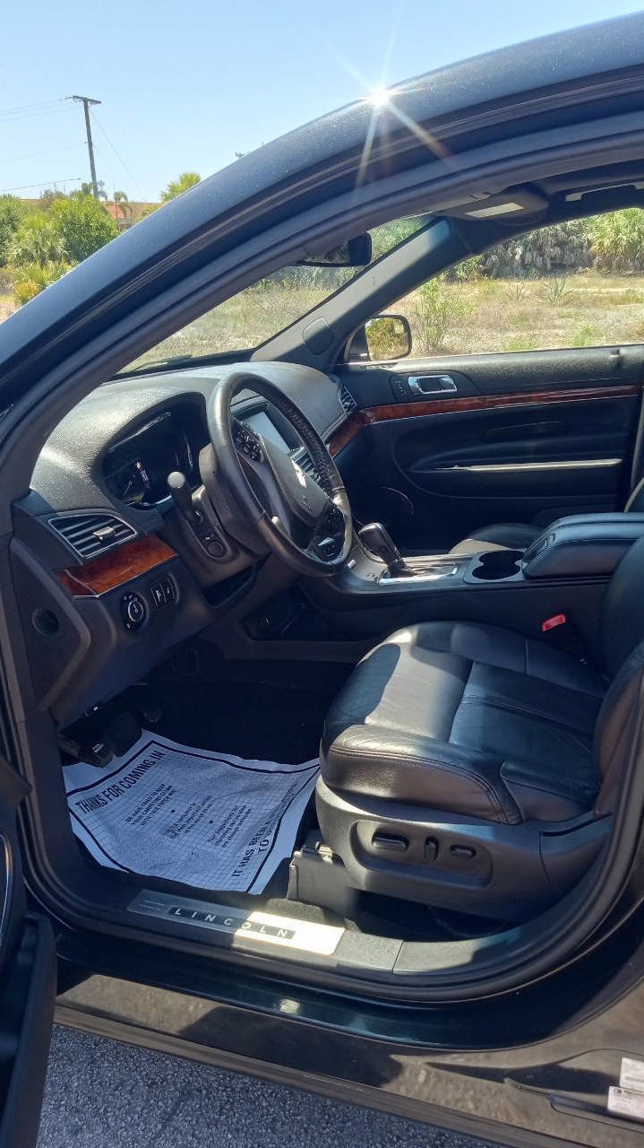 Used 2014 Lincoln MKT AWD image 11