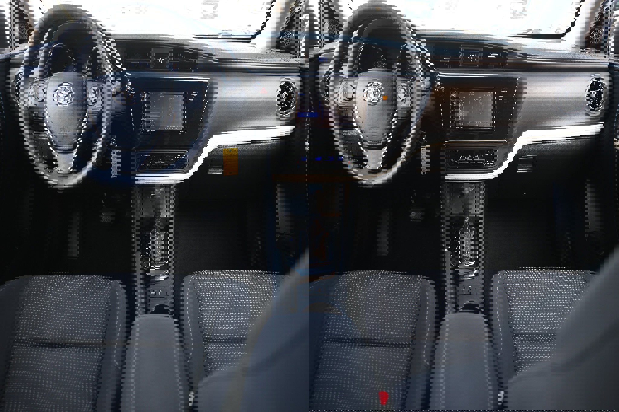 Used 2017 Toyota Corolla iM image 26