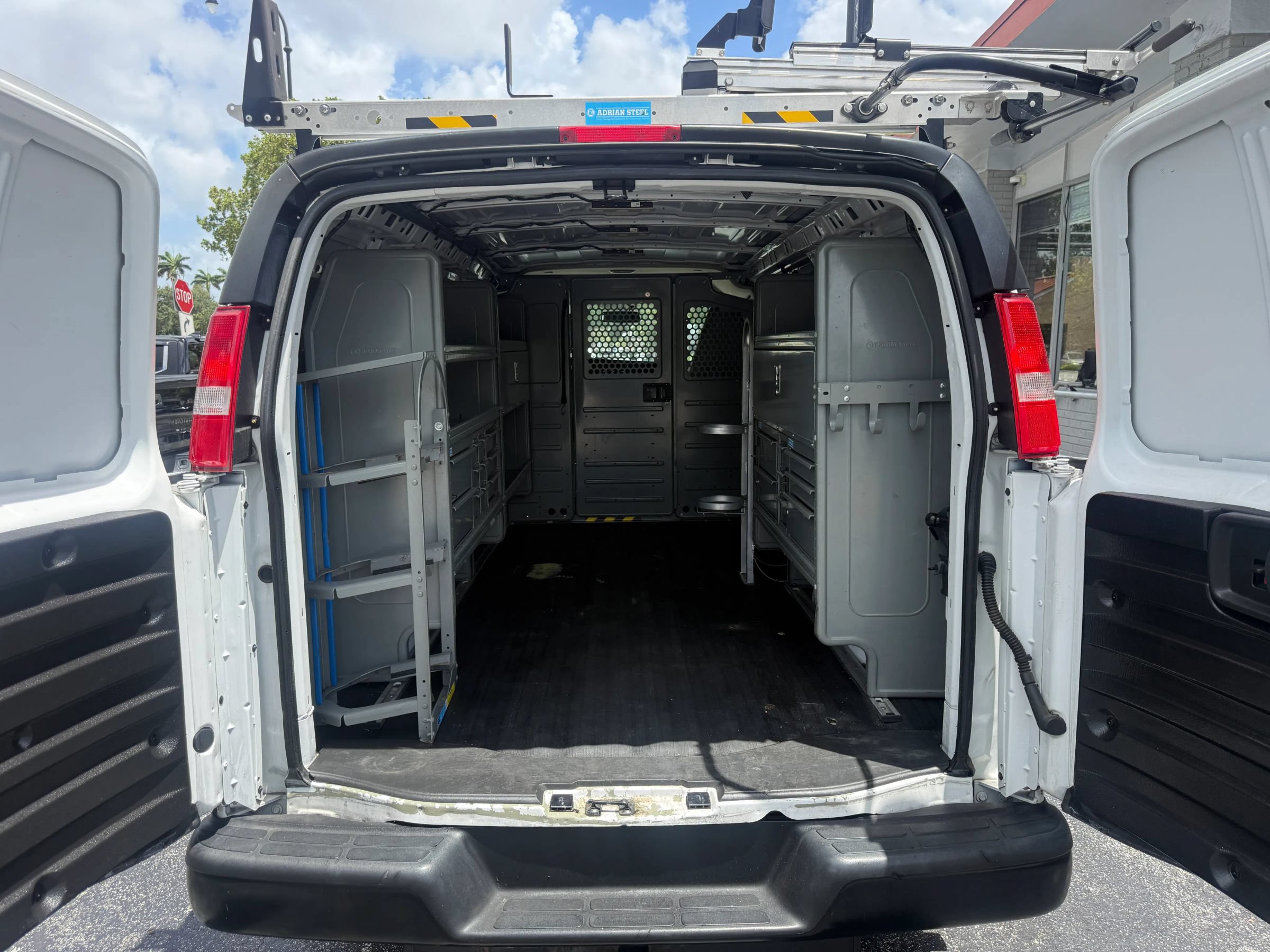 Used 2022 Chevrolet Express 2500 w/ Driver Convenience Package RWD image 7