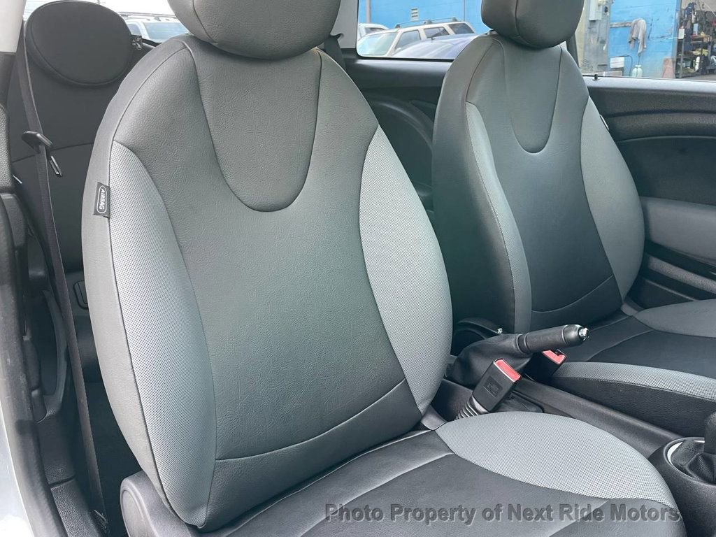 Used 2010 MINI Cooper Hardtop image 17