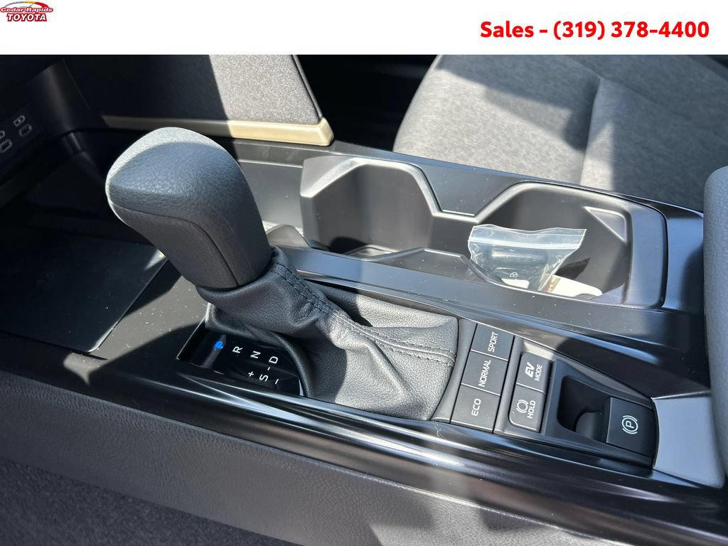 New 2026 Toyota Camry Hybrid AWD/4WD image 18