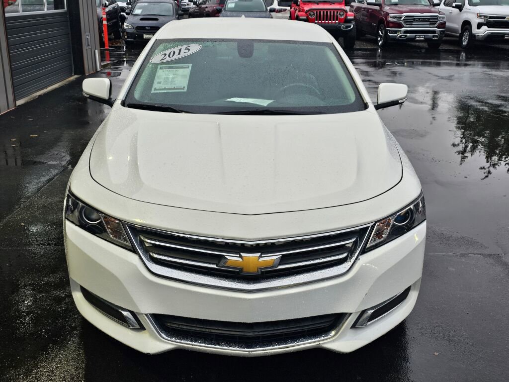 Used 2015 Chevrolet Impala LT FWD image 2