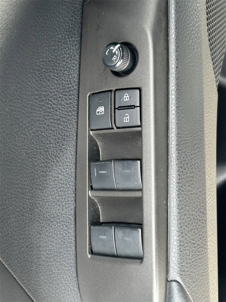 Used 2023 Toyota Camry SE image 21