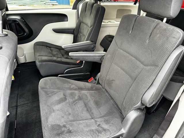 Used 2019 Dodge Grand Caravan SE w/ UConnect Hands-Free Group image 6