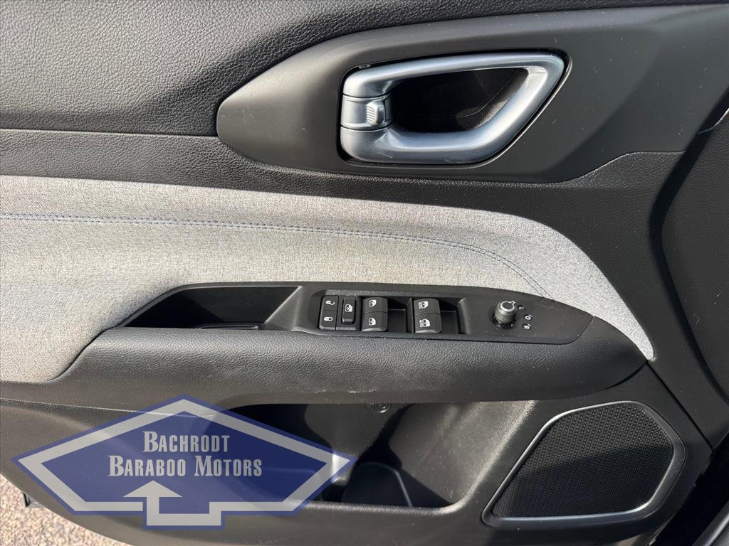 Used 2022 Jeep Compass Latitude image 22