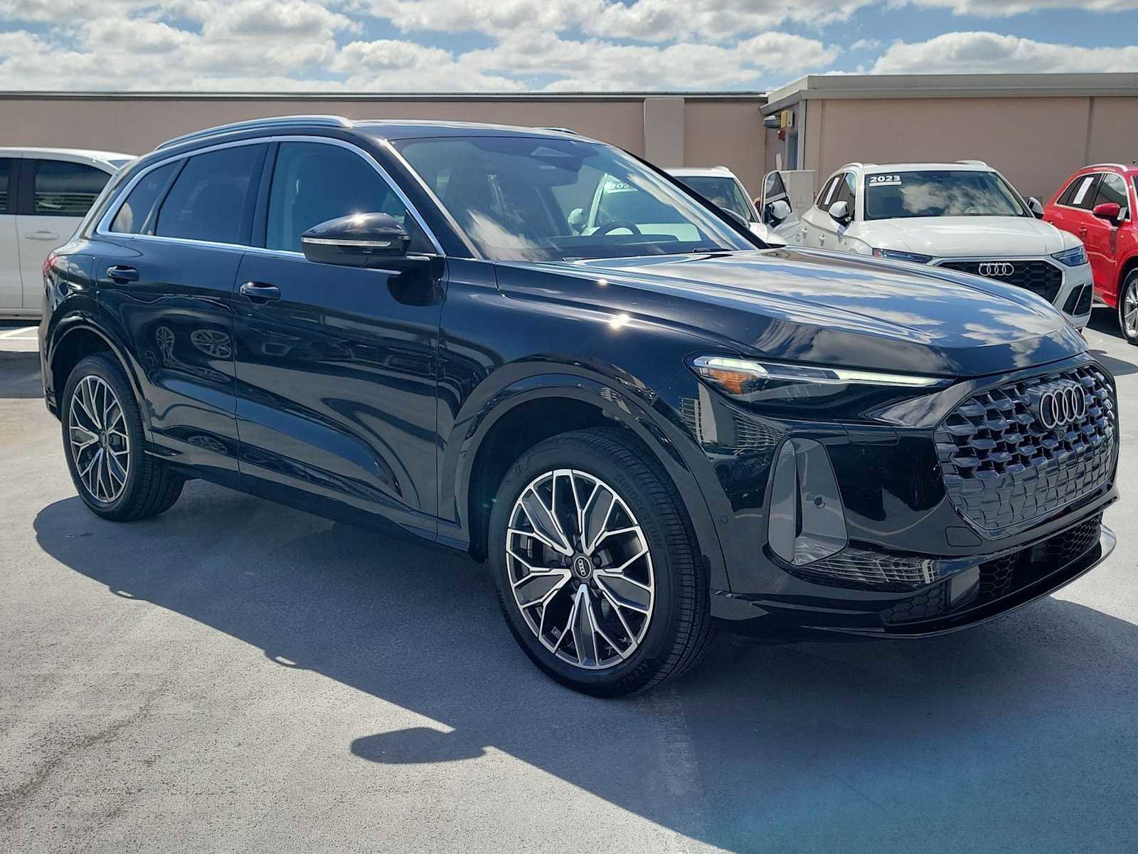 Certified 2025 Audi Q5 Premium Plus w/ Premium Plus AWD/4WD image 8