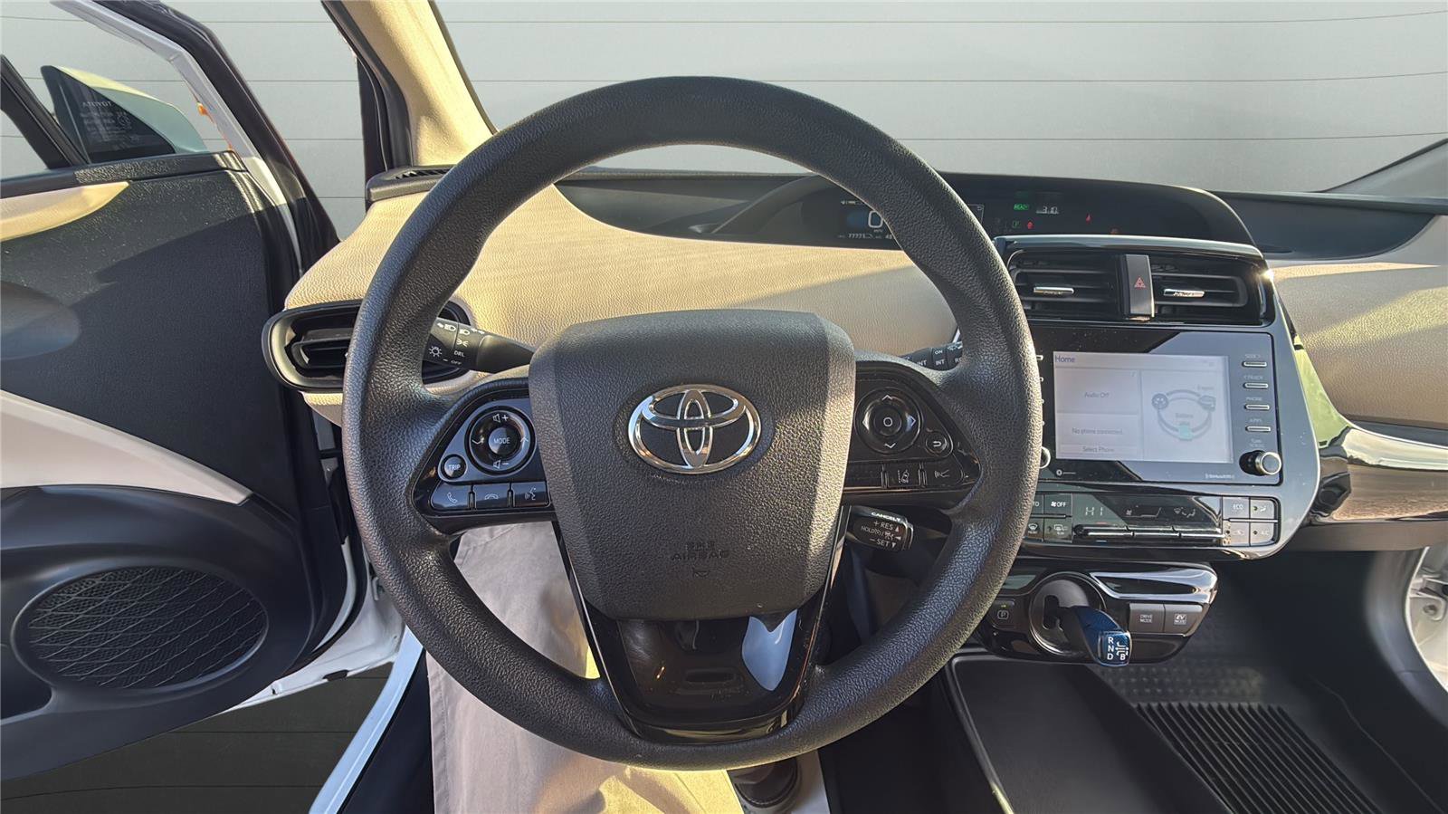 Used 2022 Toyota Prius LE image 12
