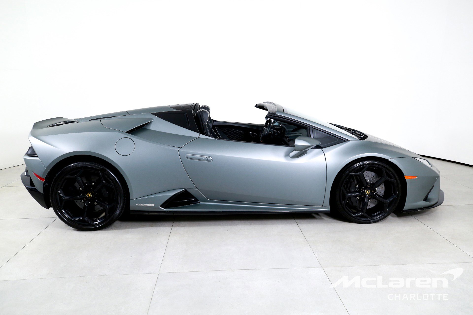 Used 2021 Lamborghini Huracan EVO image 10