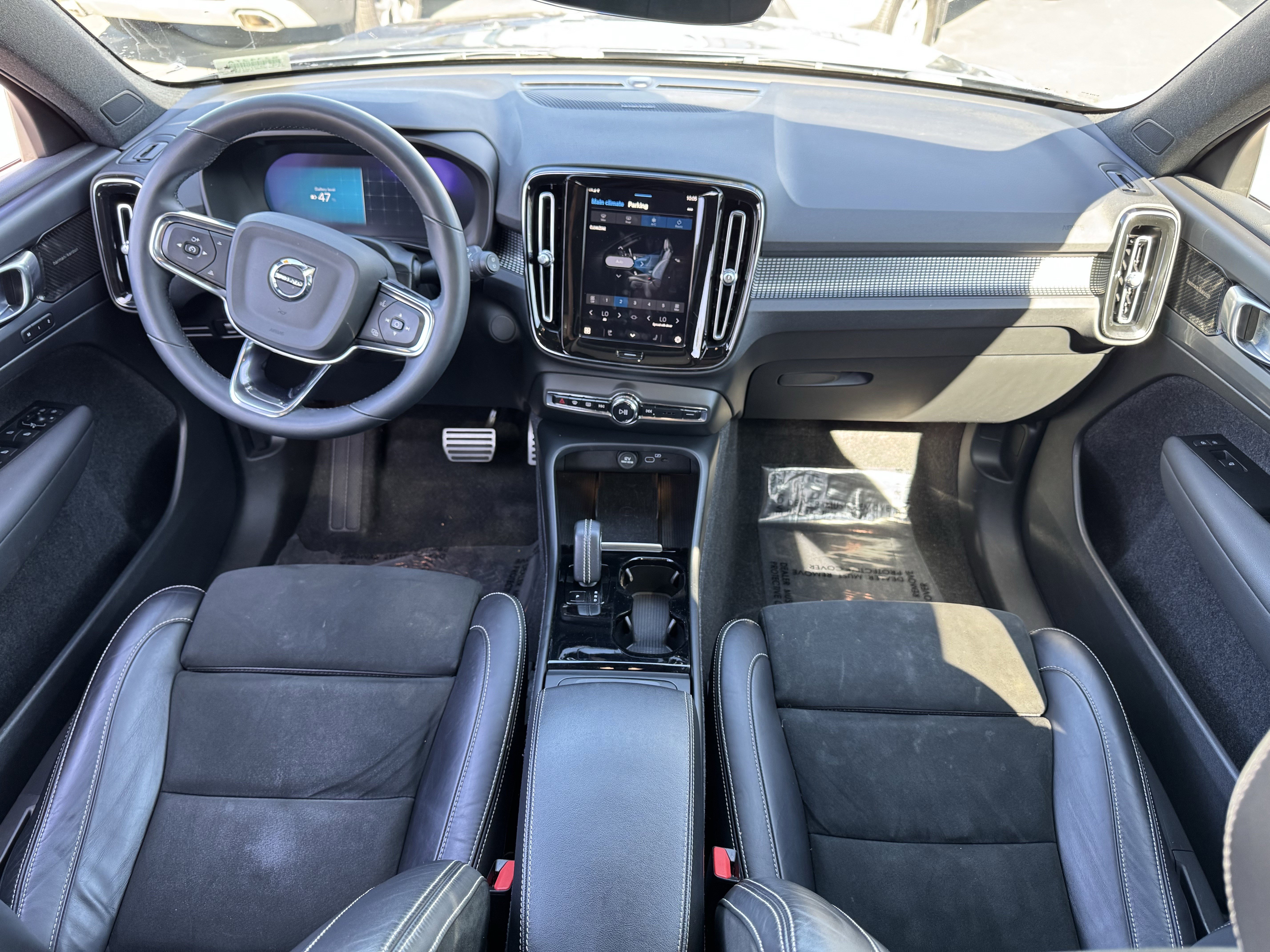 Used 2022 Volvo XC40 P8 Recharge Ultimate image 29