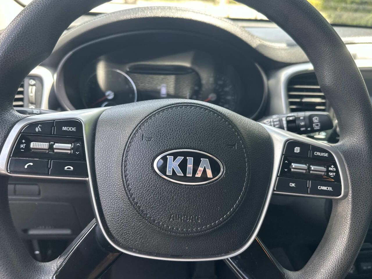 Used 2019 Kia Sorento LX FWD image 13