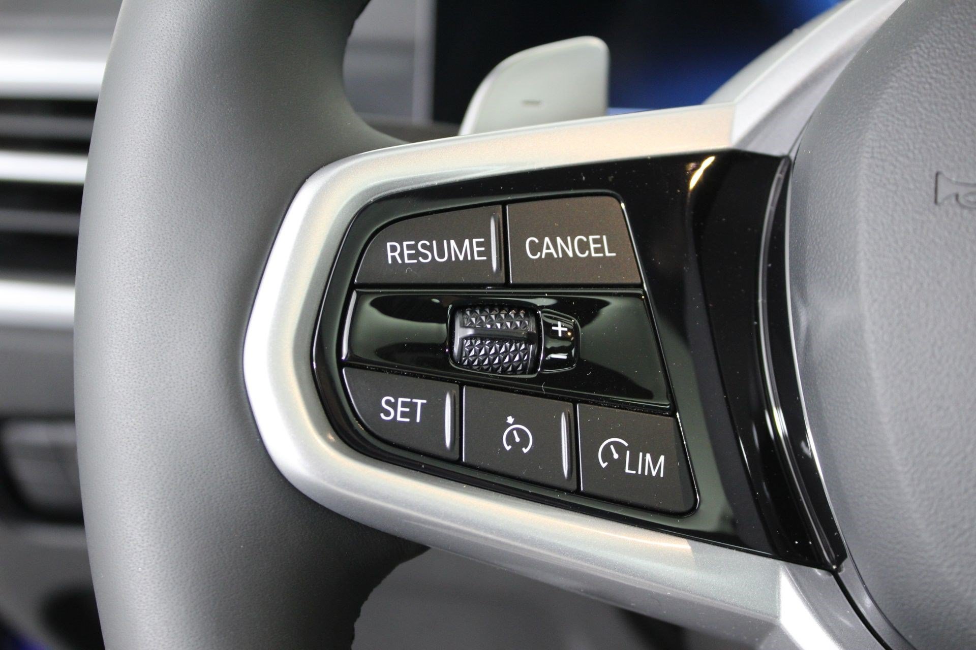 New 2026 BMW 330i Sedan w/ M Sport Package RWD image 15