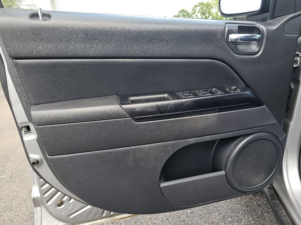 Used 2015 Jeep Compass Sport w/ Power Value Group image 34