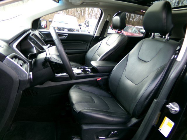 Used 2017 Ford Edge Titanium w/ Equipment Group 302A image 13