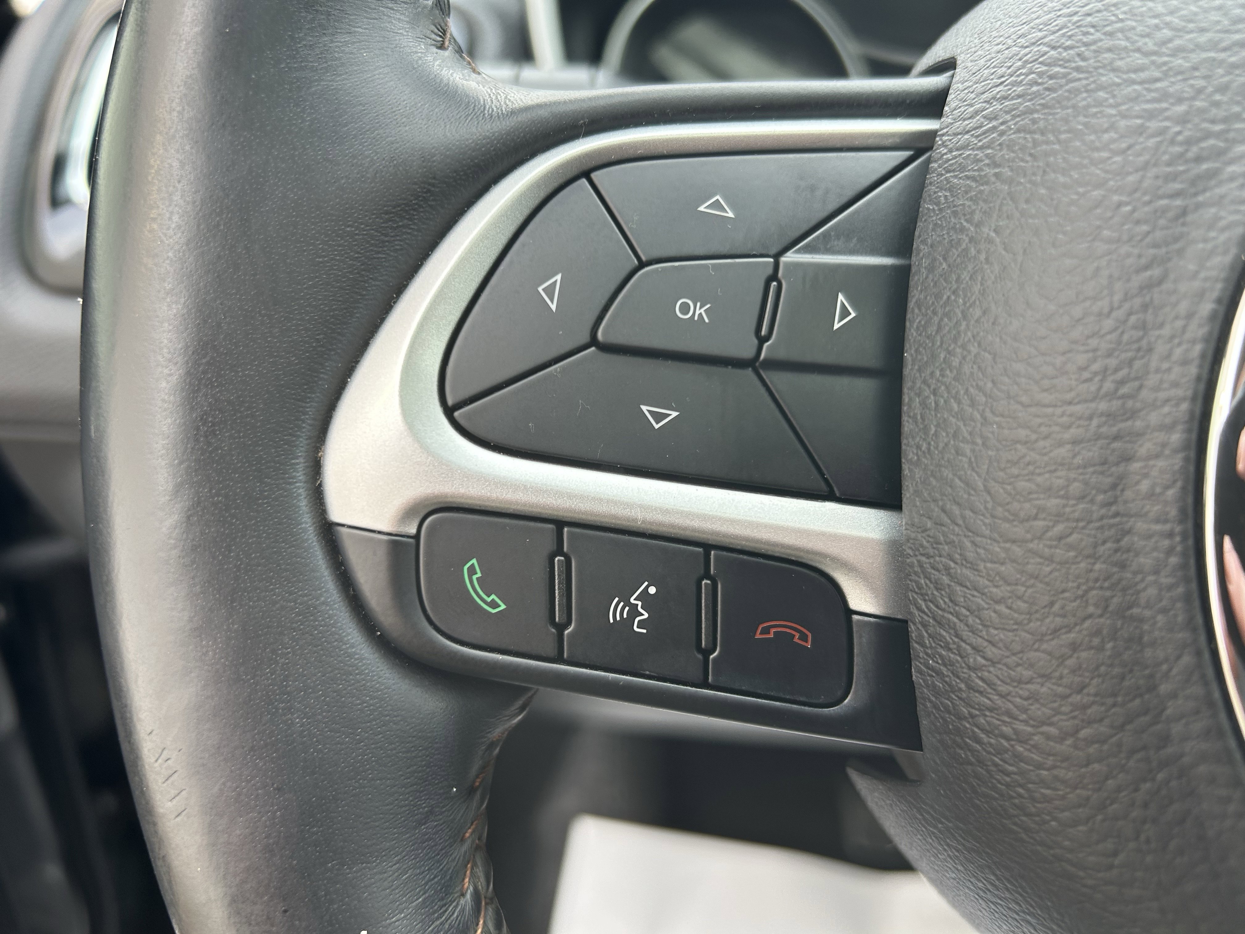 Used 2018 Jeep Compass Limited w/ Navigation Group image 25