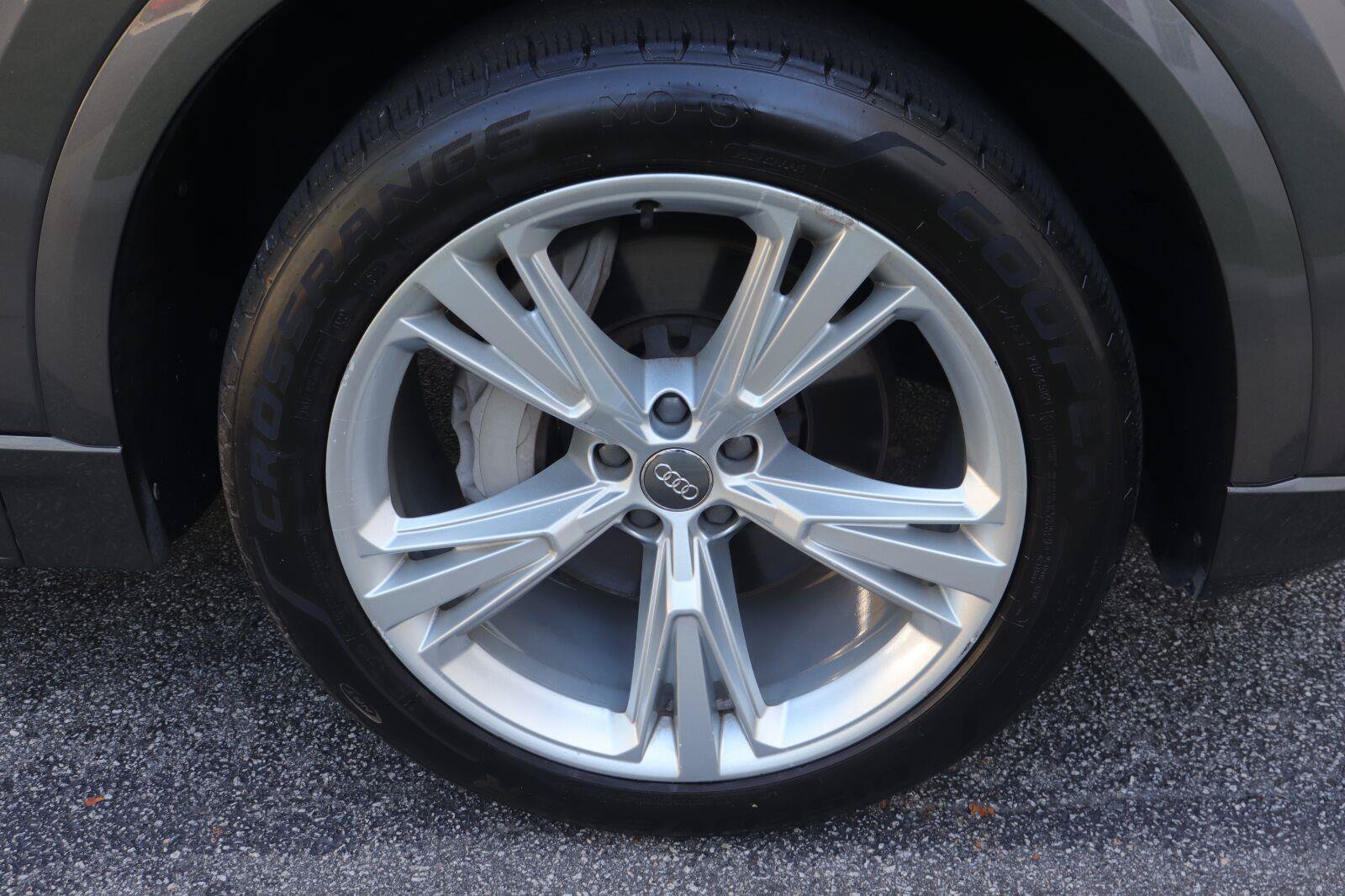Used 2019 Audi Q8 Premium w/ Convenience Package AWD/4WD image 41
