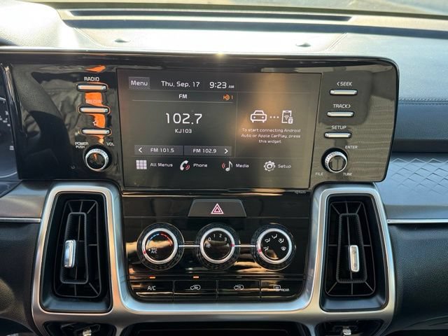 Used 2023 Kia Sorento LX AWD/4WD image 15