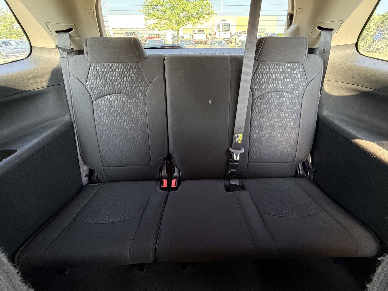Used 2015 GMC Acadia SLE FWD image 27