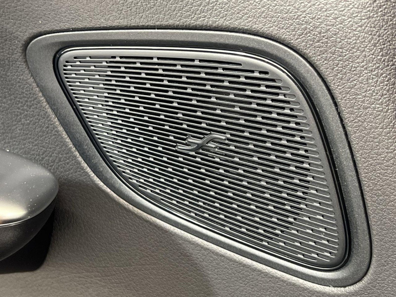 New 2025 Mercedes-Benz GLC 43 AMG 4MATIC image 35