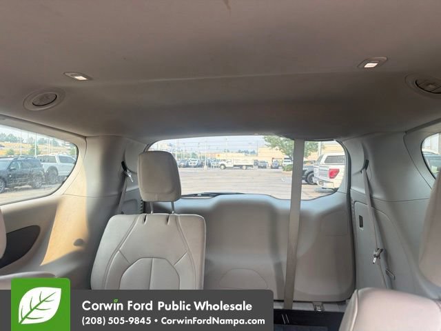 Used 2021 Chrysler Voyager Lxi FWD image 11