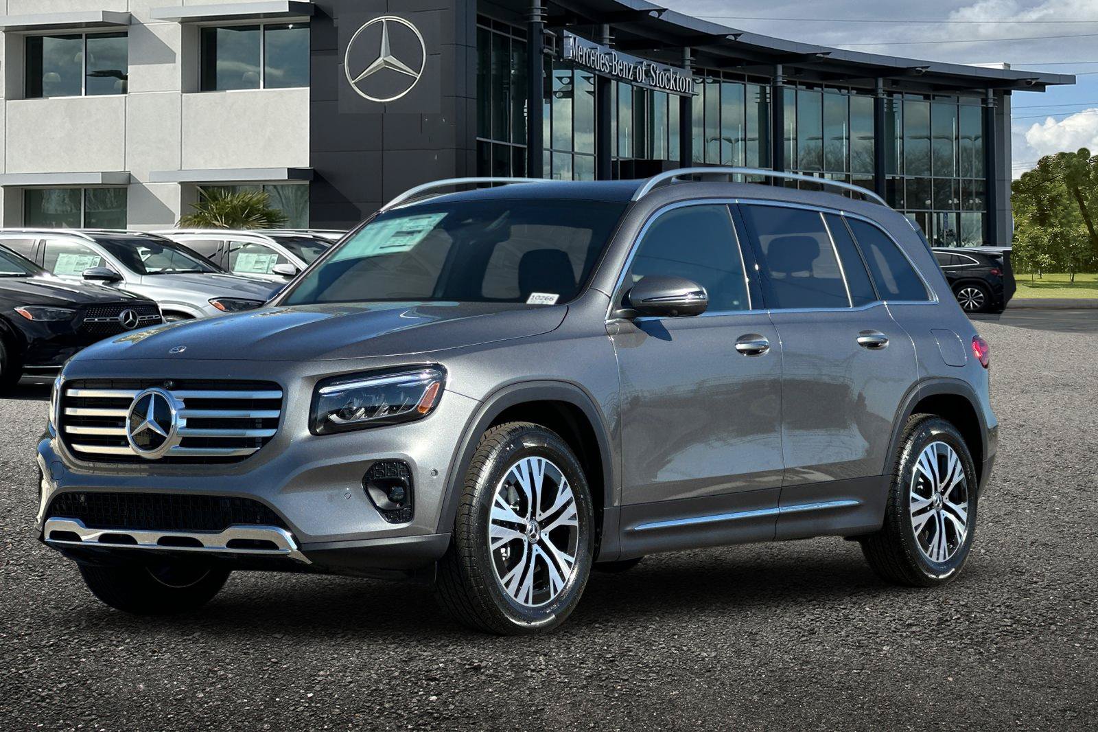 New 2026 Mercedes-Benz GLB 250 4MATIC image 8