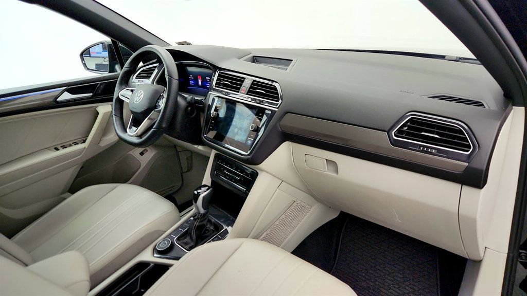 Used 2024 Volkswagen Tiguan SE R-Line AWD/4WD image 25