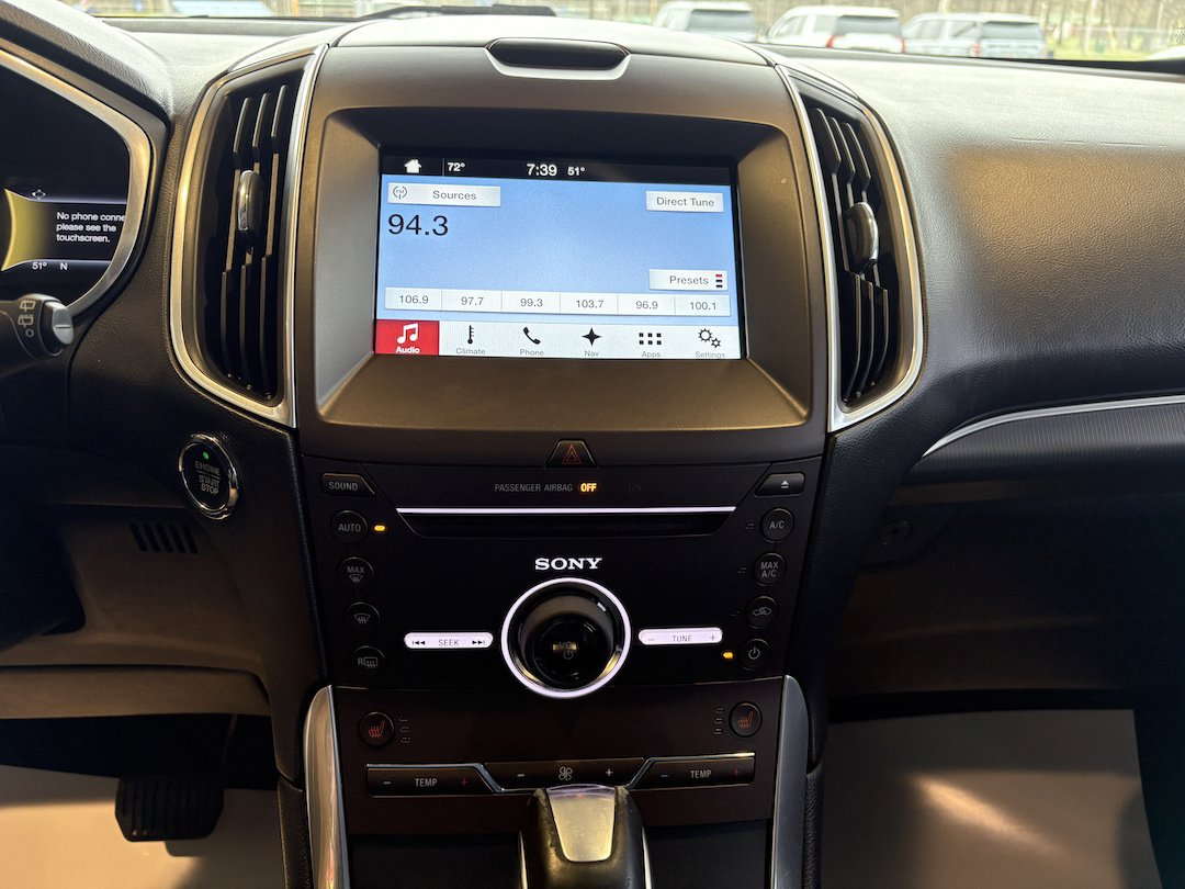 Used 2016 Ford Edge Titanium w/ Technology Package FWD image 14