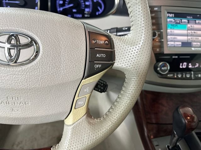 Used 2011 Toyota Avalon Limited image 16