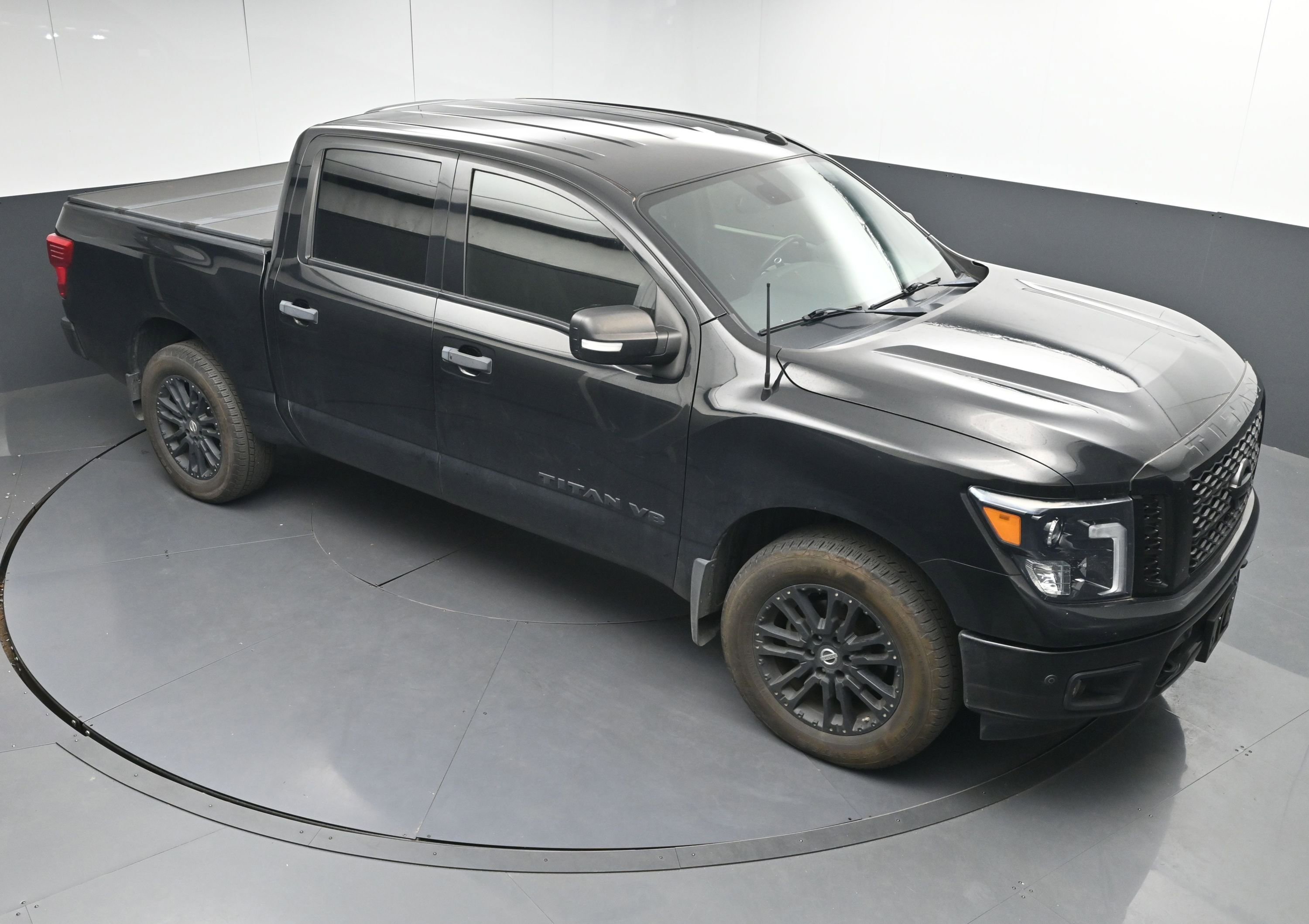 Used 2019 Nissan Titan SV w/ SV Convenience Package image 31