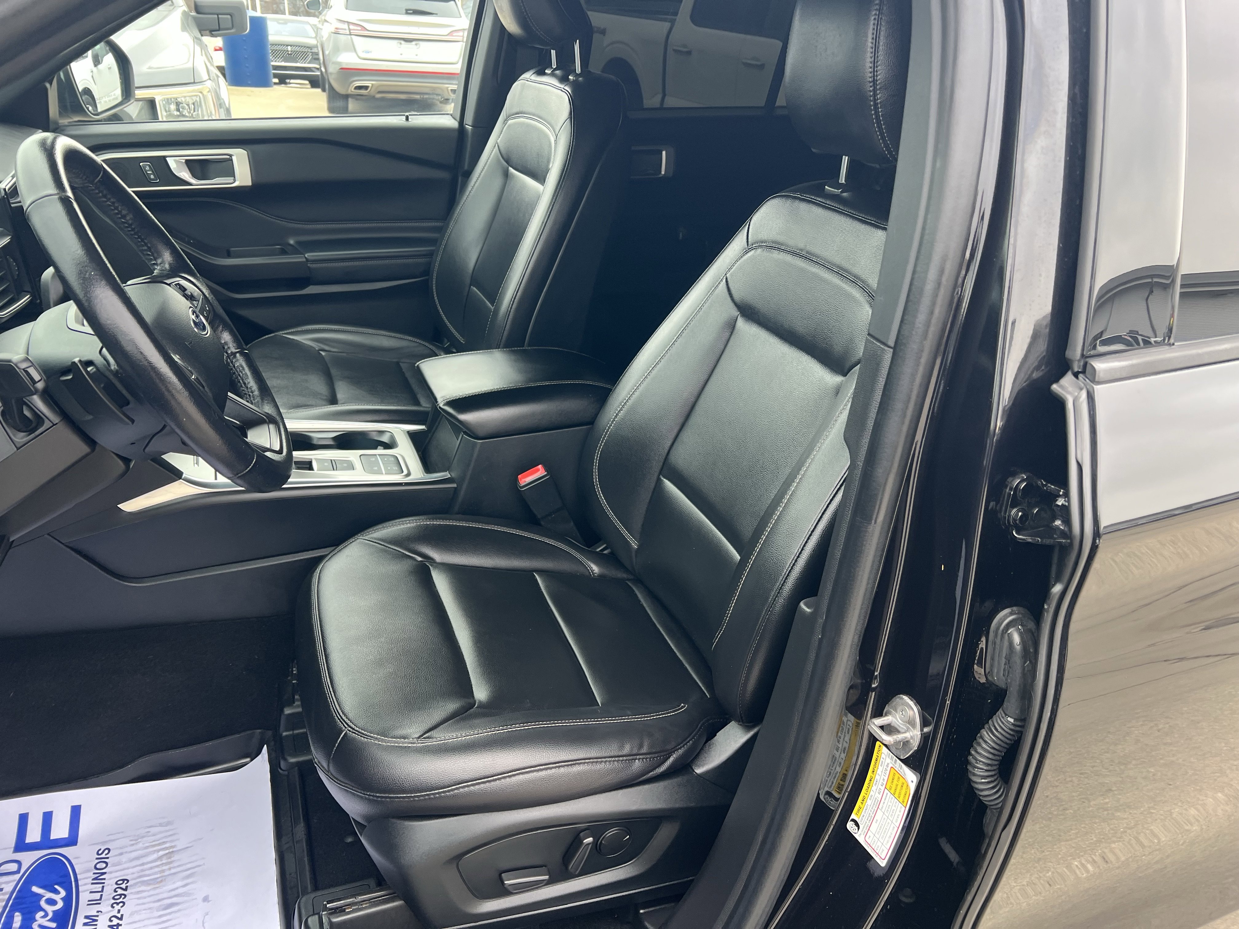 Used 2020 Ford Explorer XLT image 13