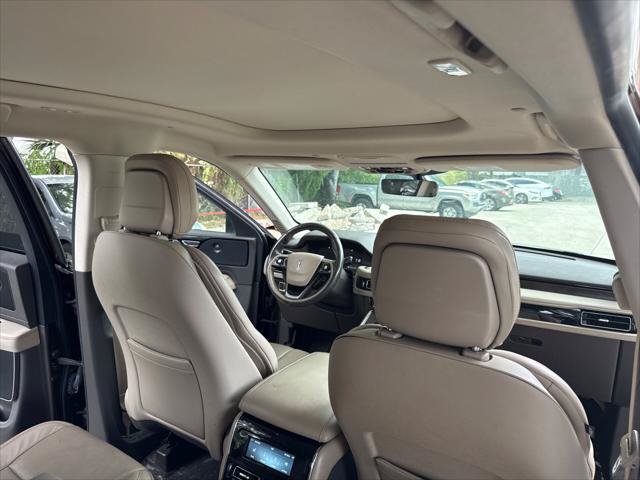 Used 2020 Lincoln Aviator Reserve w/ Equipment Group 201A AWD/4WD image 17