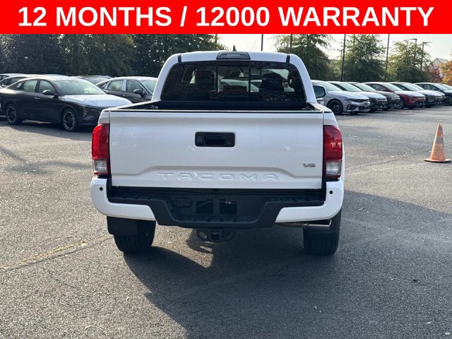Used 2017 Toyota Tacoma TRD Sport AWD/4WD image 3