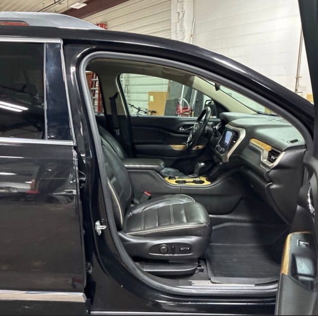 Used 2018 GMC Acadia Denali w/ Technology Package image 9