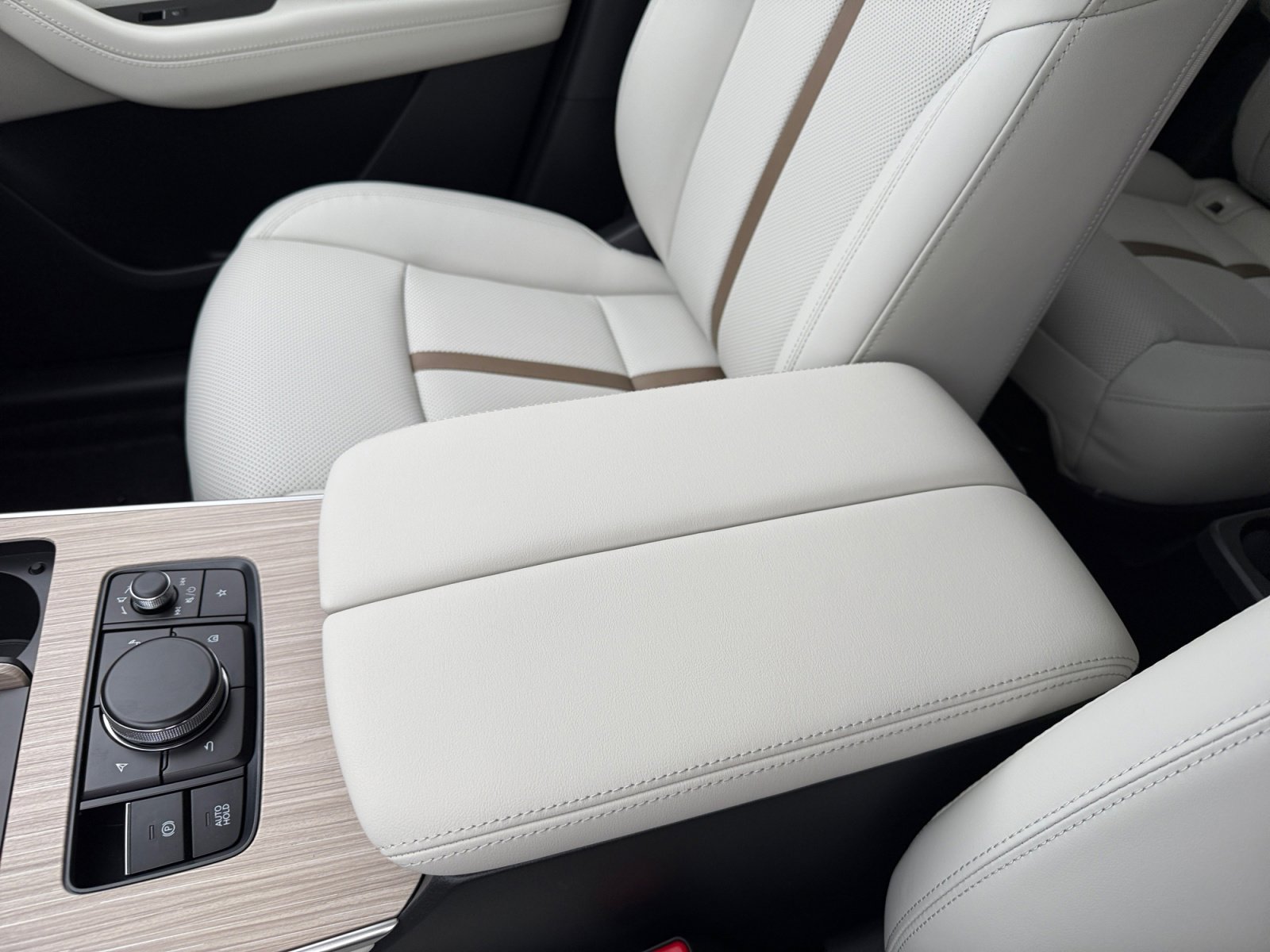 New 2026 MAZDA CX-90 Plug-In Hybrid w/ Premium Plus image 14