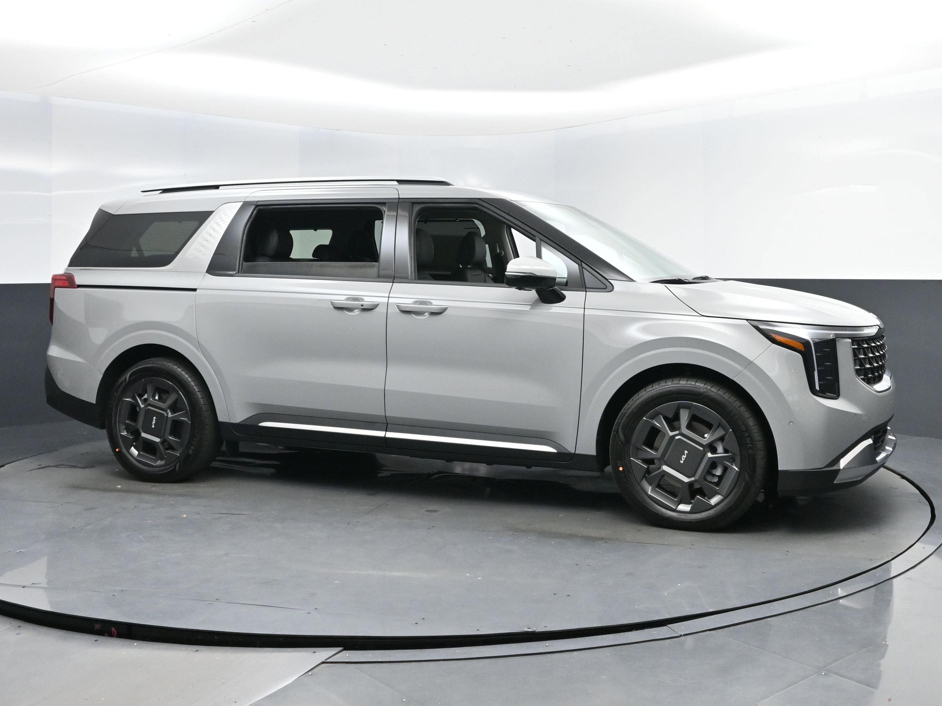 New 2026 Kia Carnival SX image 2