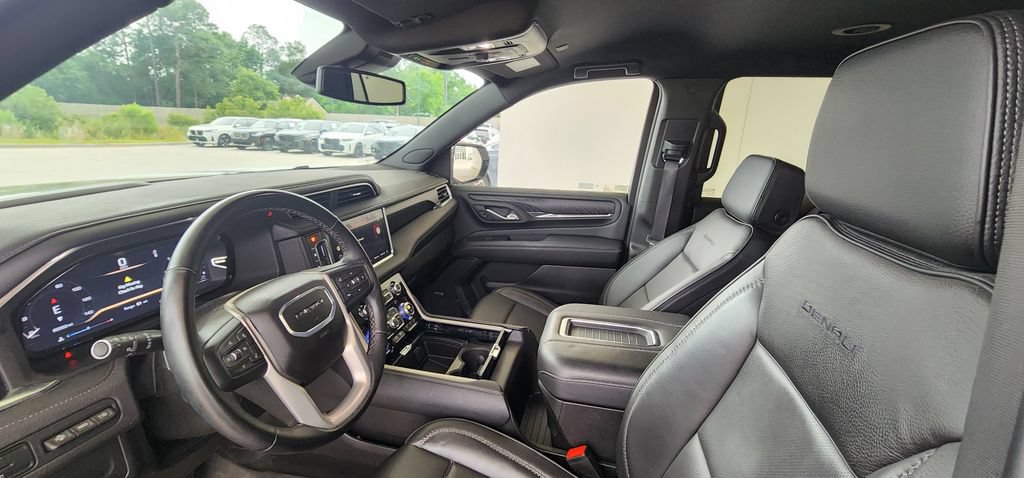 Used 2024 GMC Yukon Denali AWD/4WD image 16