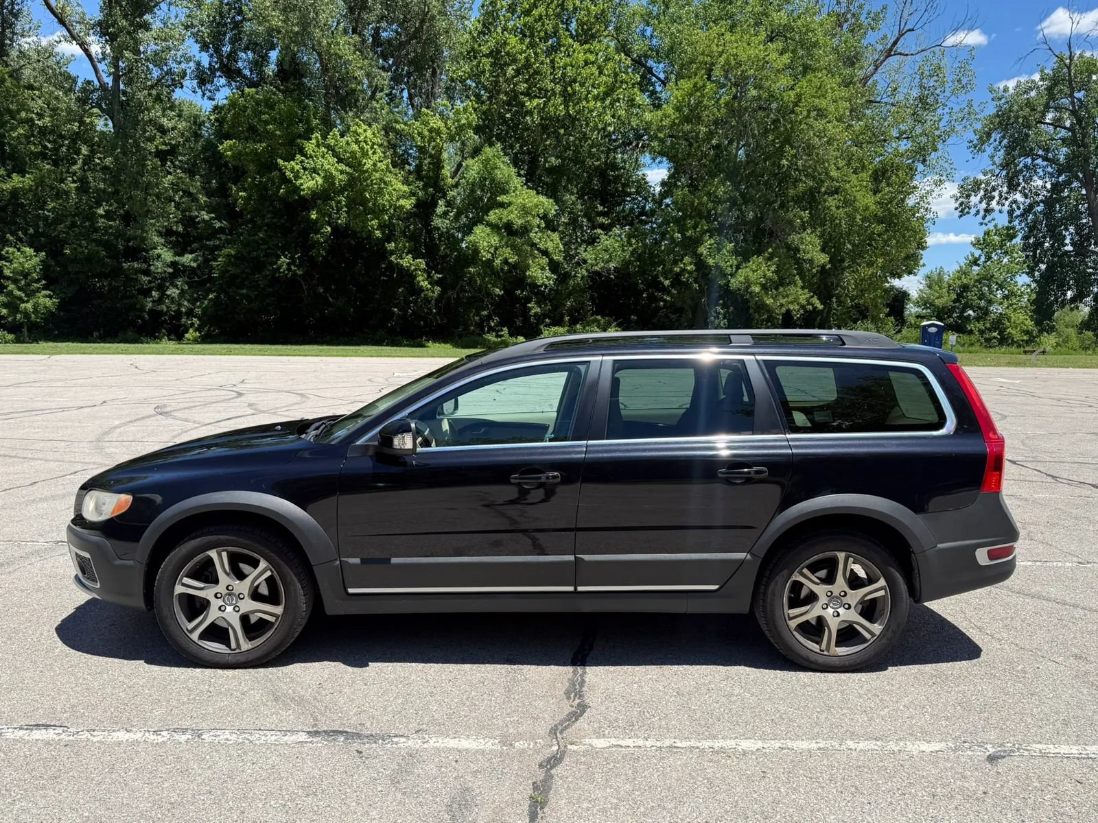 Used 2013 Volvo XC70 T6 AWD/4WD image 8