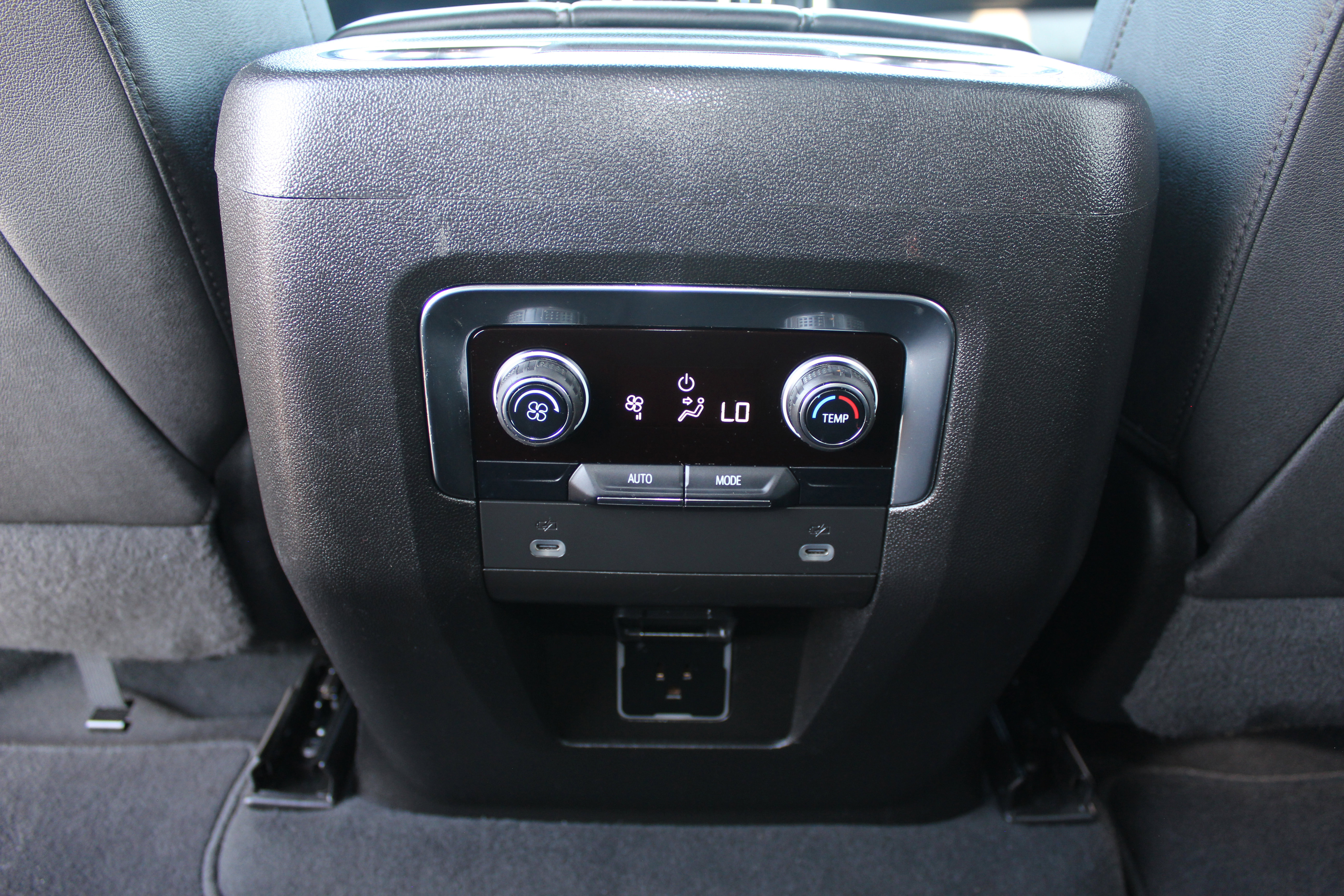 Used 2023 Chevrolet Suburban LT image 40