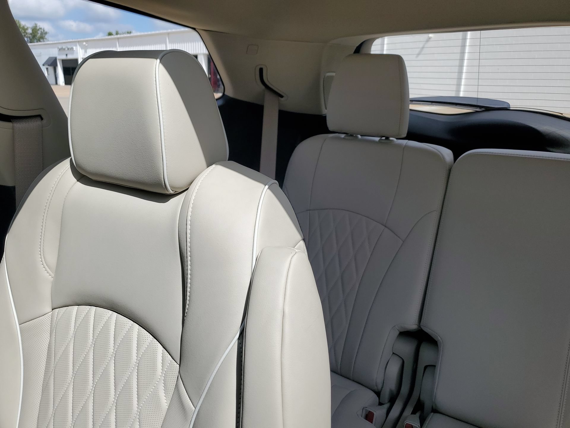 Used 2022 Buick Enclave Avenir AWD/4WD image 13