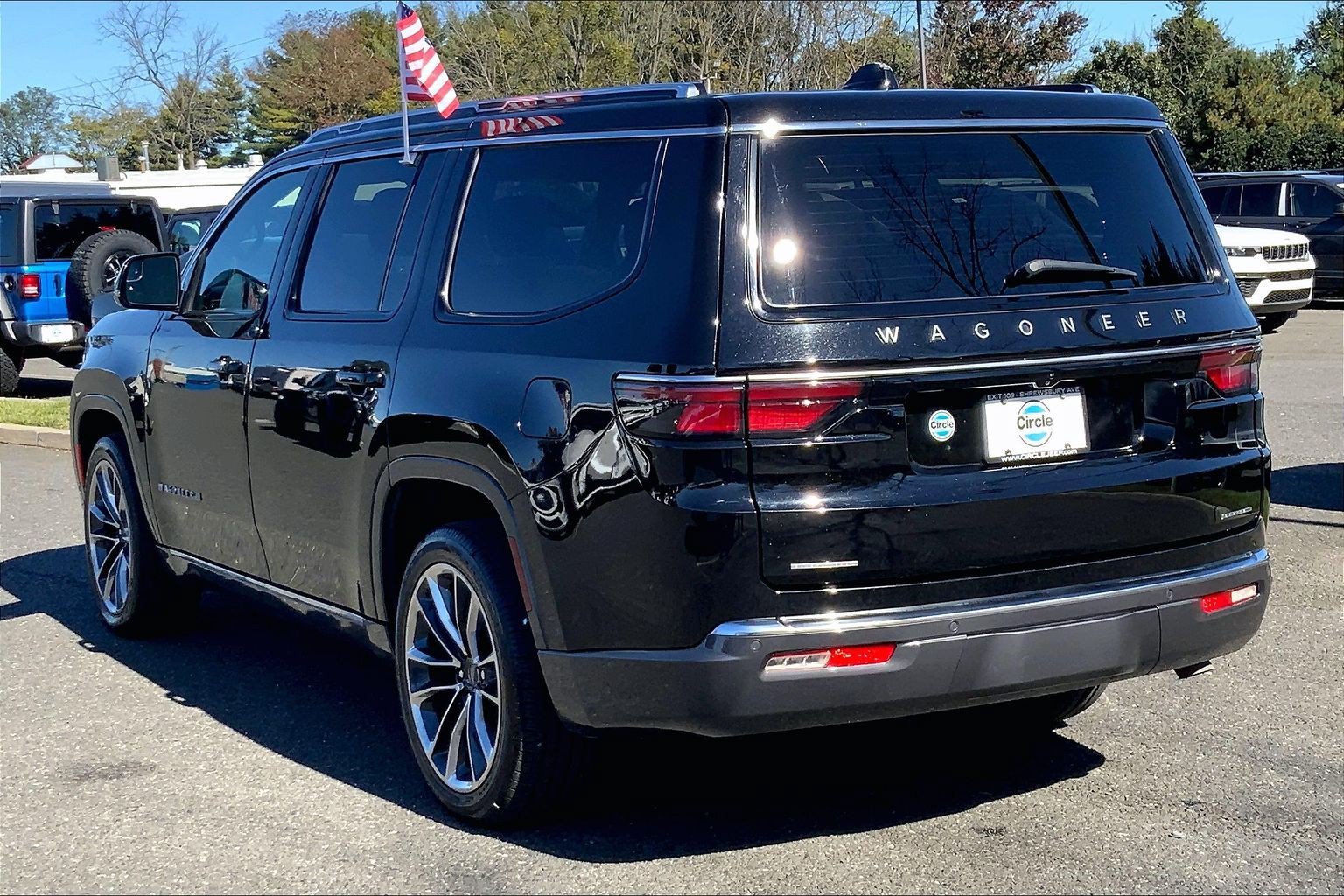 Used 2022 Jeep Wagoneer Series III w/ Premium Group I AWD/4WD image 10