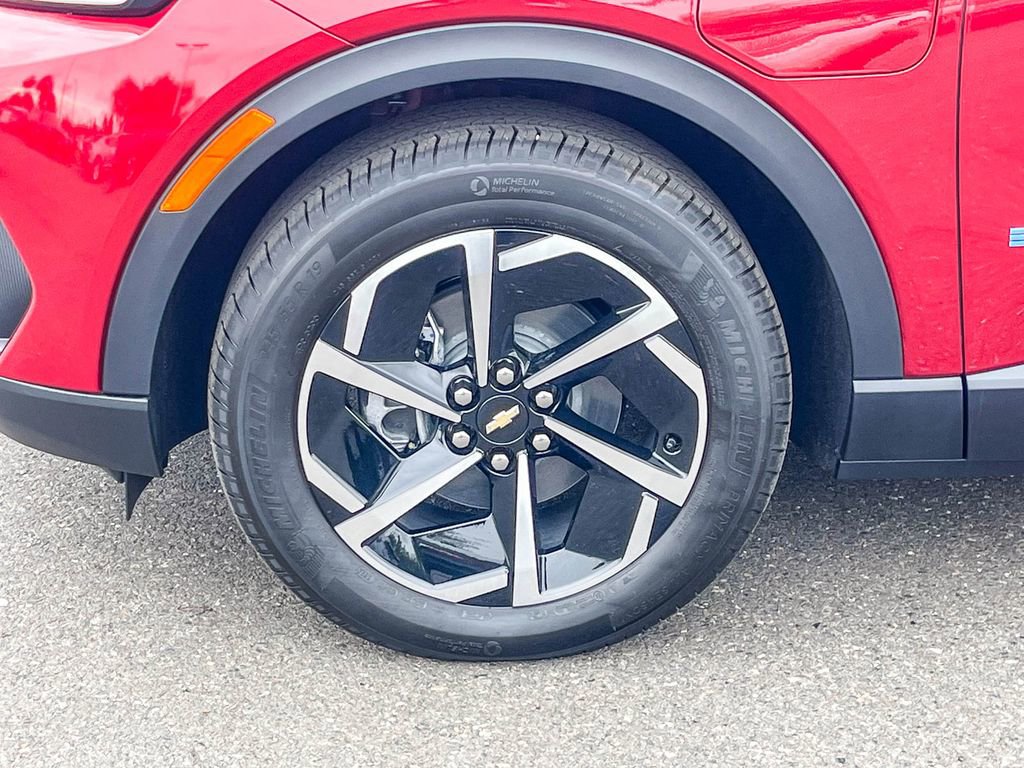 New 2026 Chevrolet Equinox EV LT image 9