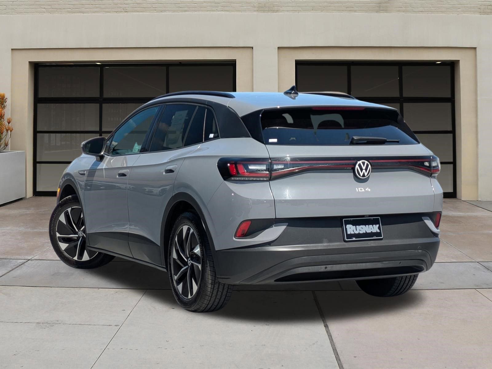 Used 2022 Volkswagen ID.4 Pro RWD image 2